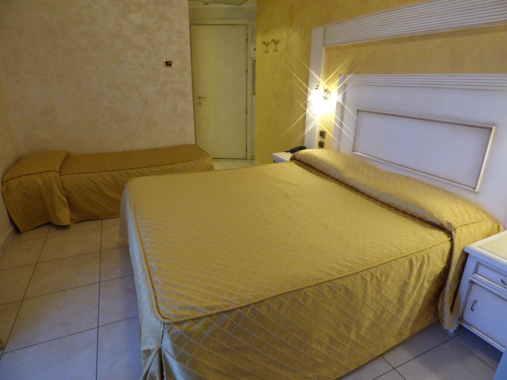 Hotel Diplomat Palace Rimini Ngoại thất bức ảnh