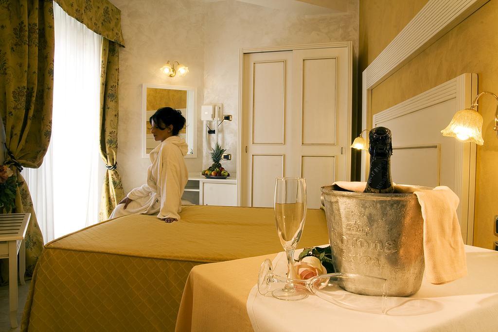 Hotel Diplomat Palace Rimini Ngoại thất bức ảnh