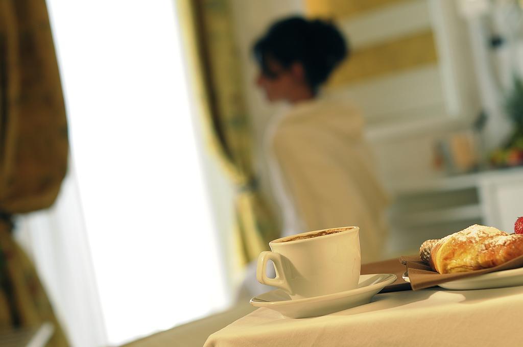 Hotel Diplomat Palace Rimini Ngoại thất bức ảnh