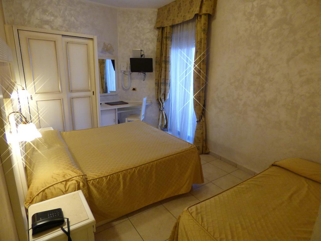Hotel Diplomat Palace Rimini Ngoại thất bức ảnh