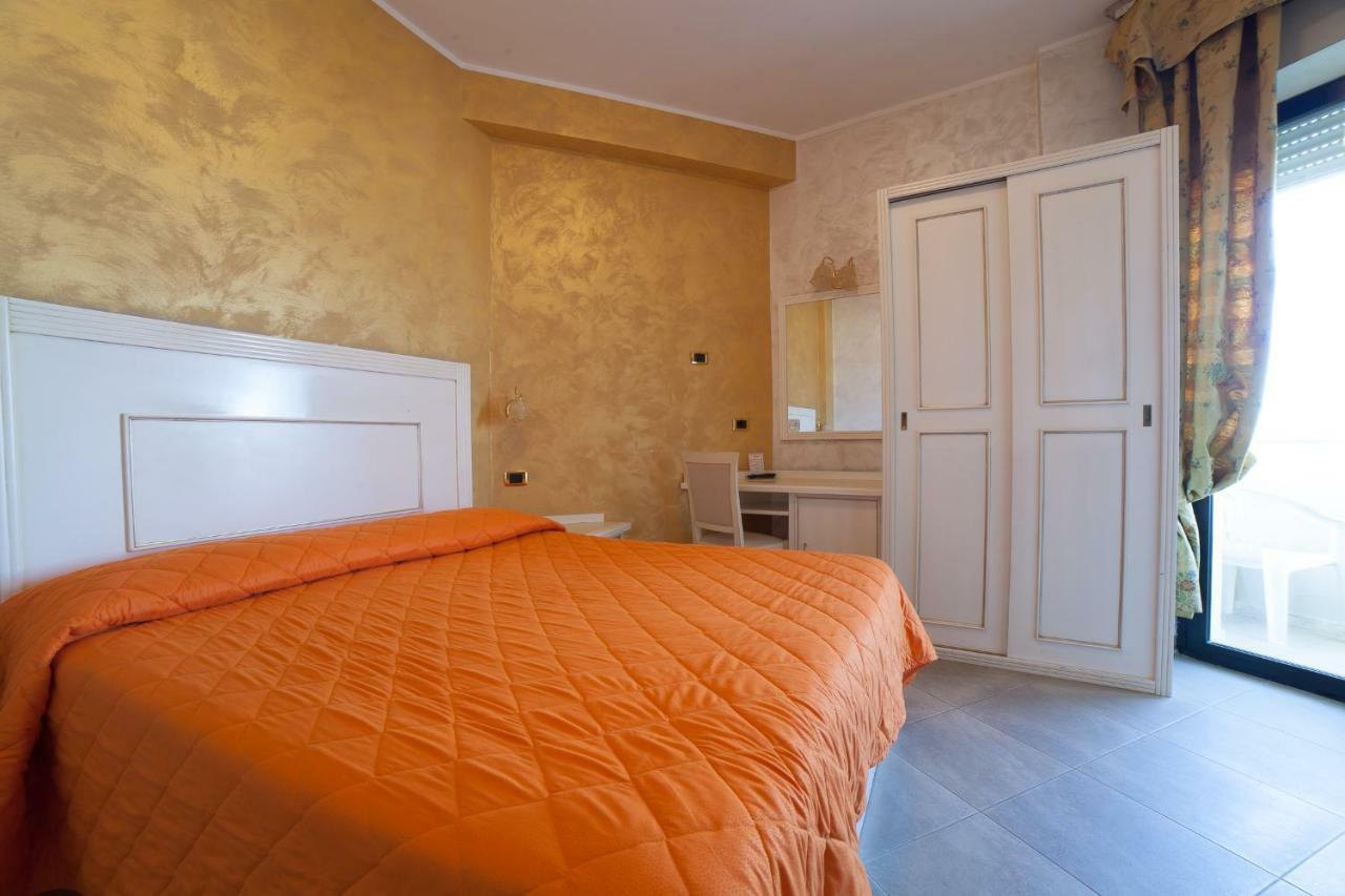 Hotel Diplomat Palace Rimini Ngoại thất bức ảnh