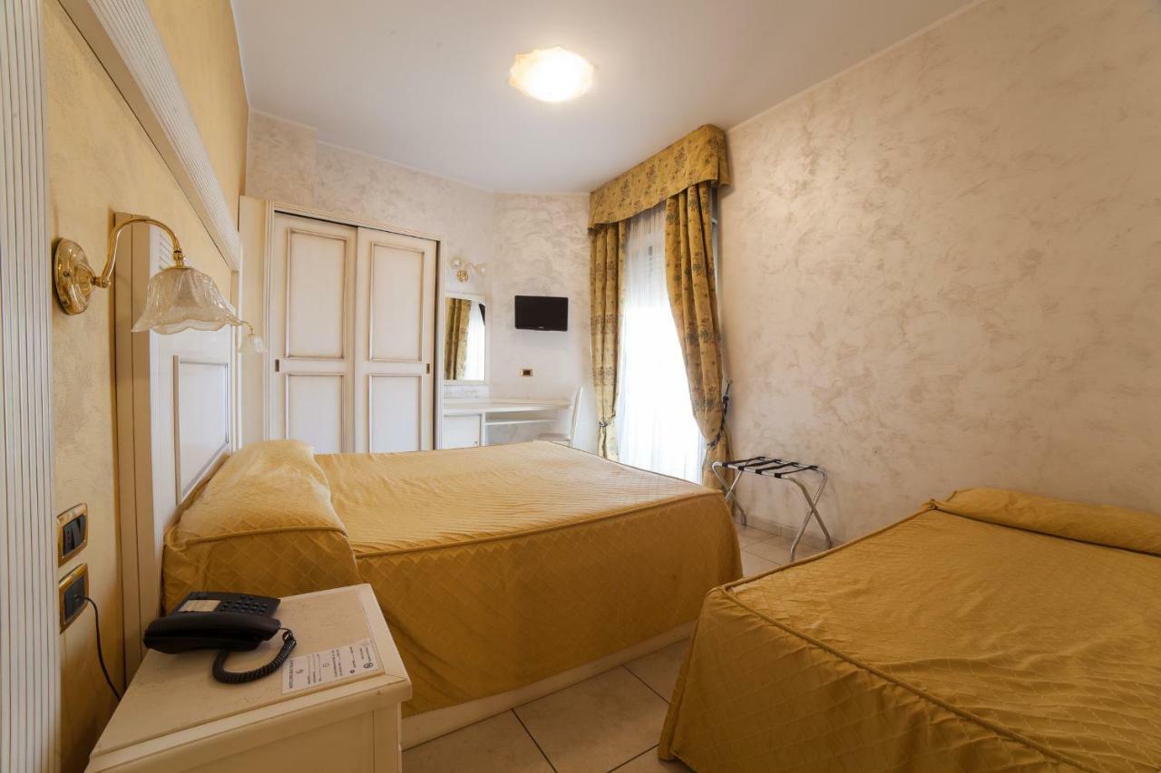 Hotel Diplomat Palace Rimini Ngoại thất bức ảnh