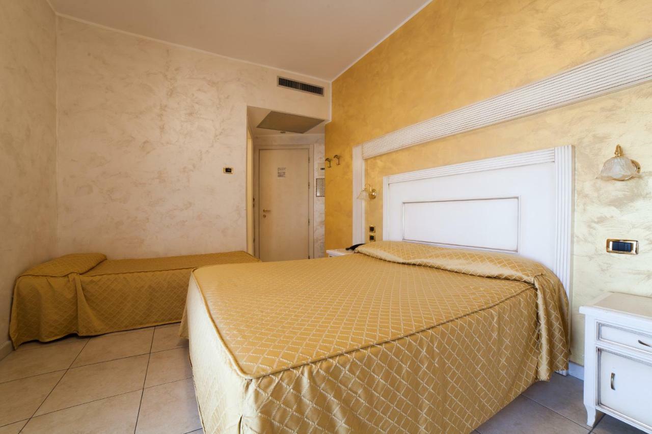 Hotel Diplomat Palace Rimini Ngoại thất bức ảnh