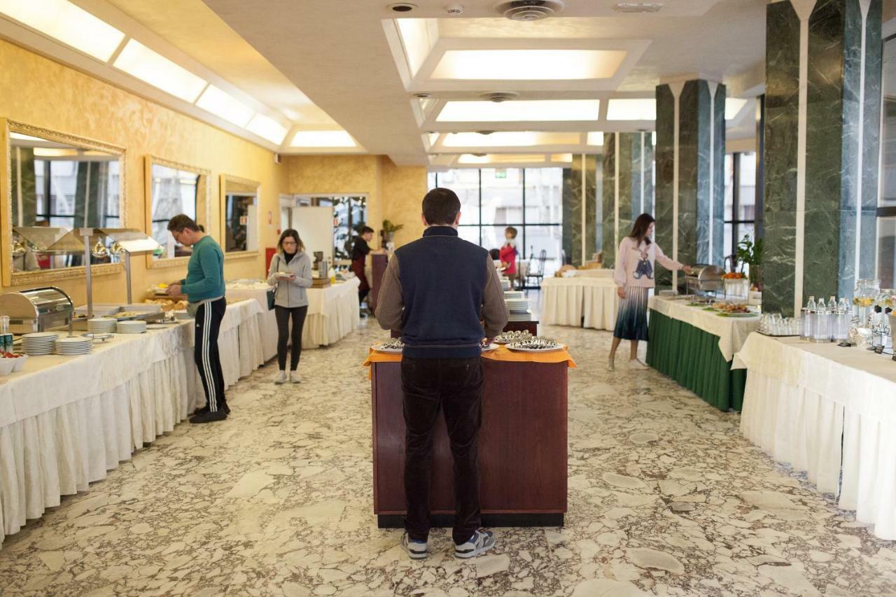 Hotel Diplomat Palace Rimini Ngoại thất bức ảnh