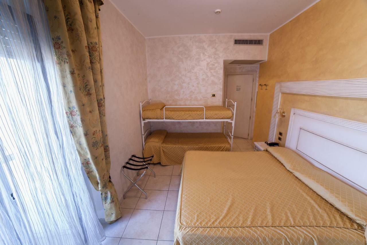 Hotel Diplomat Palace Rimini Ngoại thất bức ảnh