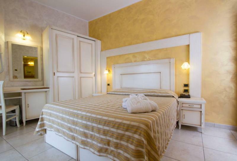 Hotel Diplomat Palace Rimini Ngoại thất bức ảnh